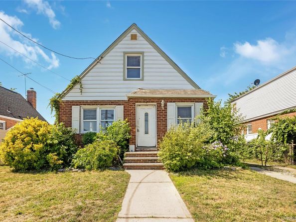30 Viola Street, Valley Stream NY 11580