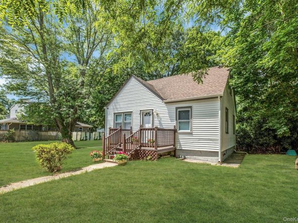 96 Washington Drive, Mastic Beach NY 11951