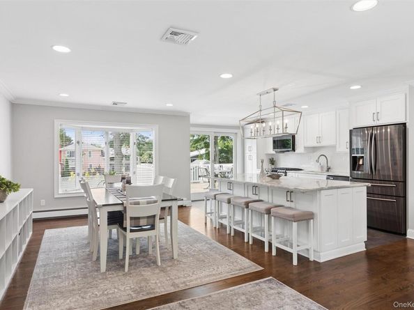 162 Stuyvesant Road, Oakdale NY 11769