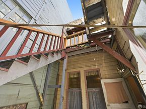 847 Greenwich Street, San Francisco CA 94133