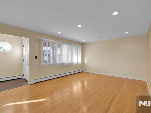 258 9th Street, Palisades Park NJ 07650