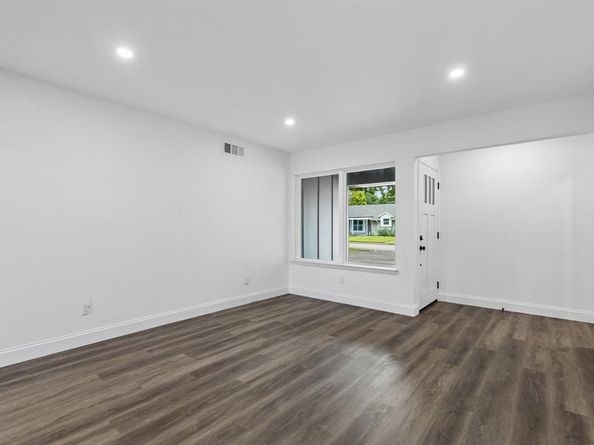 8711  Hackney Lane , Dallas Texas 75238