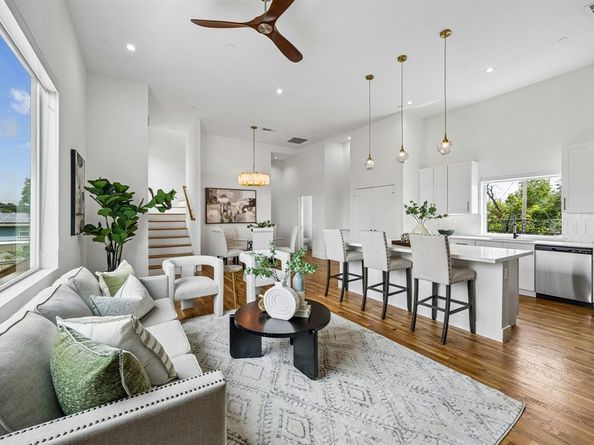 2611  Hondo Avenue  102, Dallas Texas 75219