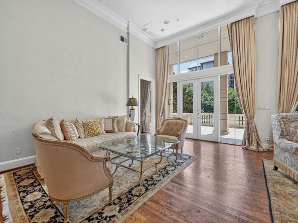 3535  GILLESPIE Street  104, Dallas Texas 75219