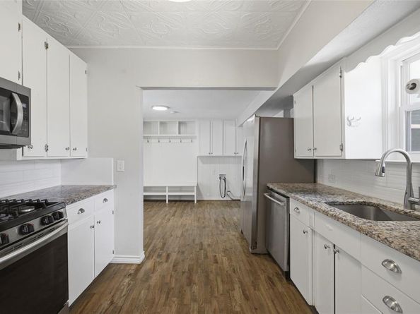4930  Donnelly Avenue , Fort Worth Texas 76107