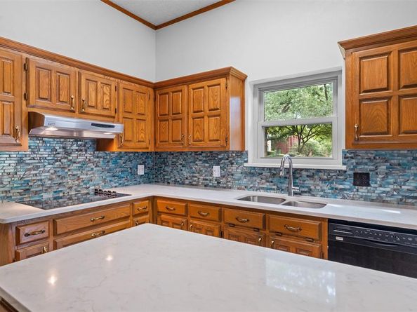 4930  High Creek Drive , Arlington Texas 76017