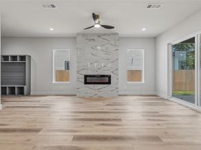 3914  Harlingen Street , Dallas Texas 75212