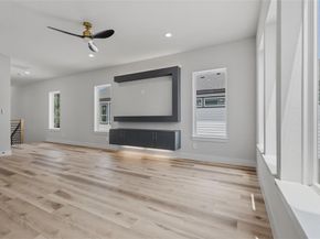 3914  Harlingen Street , Dallas Texas 75212