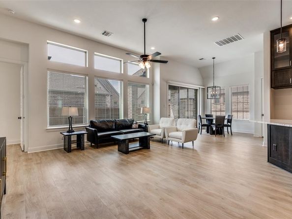 4800  Prairie Crest Lane , Arlington Texas 76005