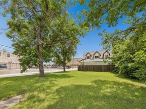 801 W Morphy Street , Fort Worth Texas 76104