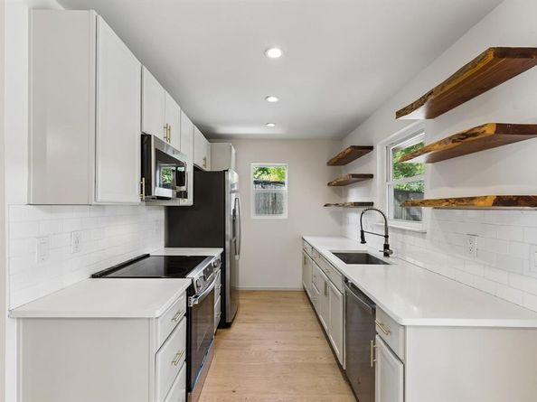 10357  Baronne Circle , Dallas Texas 75218