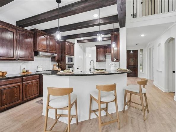 2407  Laguna Lane , Arlington Texas 76012