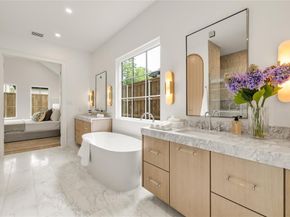 9866  Mixon Drive , Dallas Texas 75220
