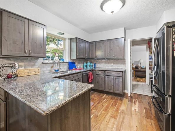 1609  Comanche Trail , Garland Texas 75043