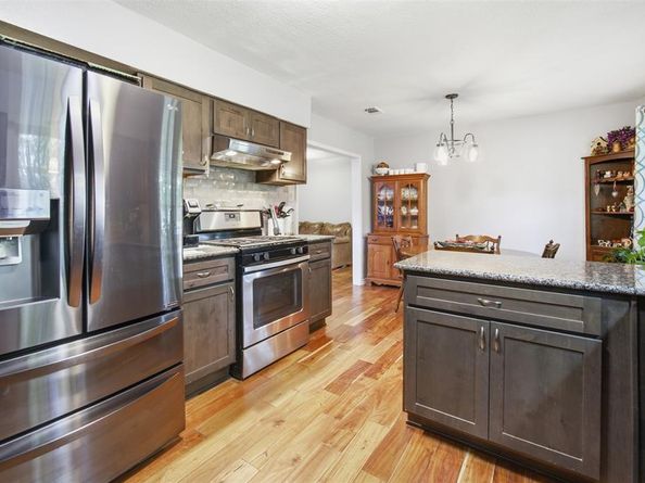 1609  Comanche Trail , Garland Texas 75043