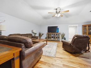 1609  Comanche Trail , Garland Texas 75043