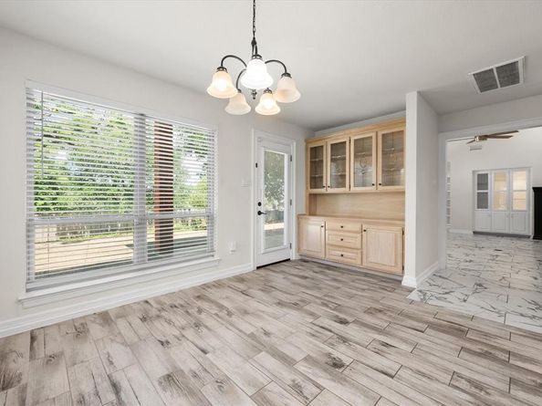 2801  Knotted Oaks Trail , Arlington Texas 76006