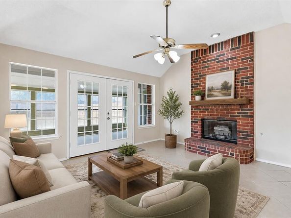 1622  Glenmore Drive , Lewisville Texas 75077