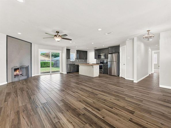 2621  Ivanridge Lane , Garland Texas 75044