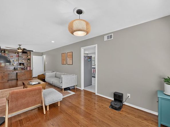 11214  Sinclair Avenue , Dallas Texas 75218