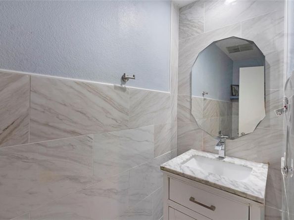 1908  Prairie Creek Trail , Garland Texas 75040
