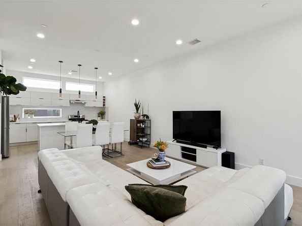 145 N Henderson Avenue  107, Dallas Texas 75214