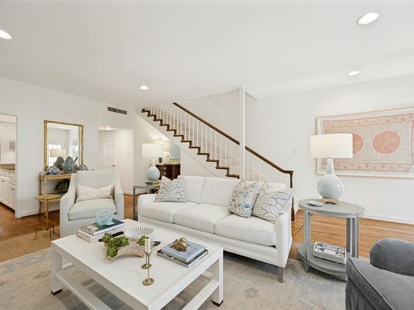 7526 W Northwest Highway  5, Dallas Texas 75225