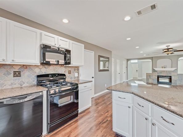 905  Elizabeth Drive , Lewisville Texas 75067