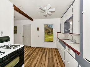 908  Yale Street , River Oaks Texas 76114