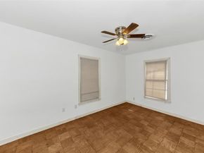 908  Yale Street , River Oaks Texas 76114