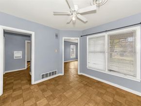 908  Yale Street , River Oaks Texas 76114