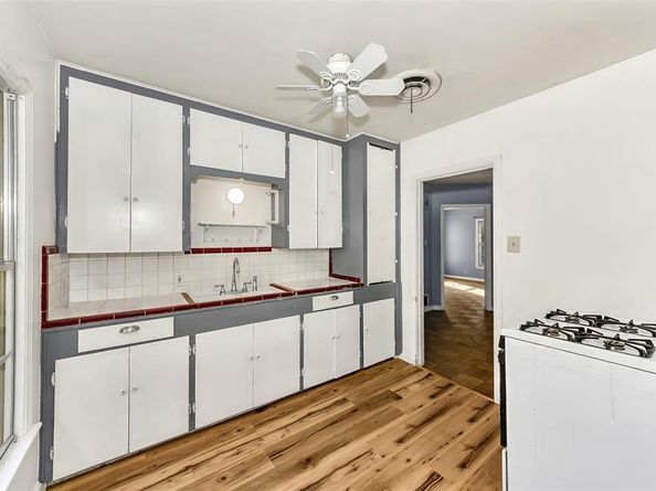 908  Yale Street , River Oaks Texas 76114