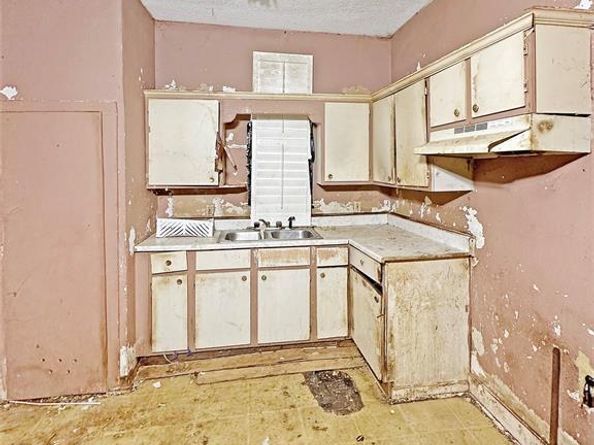 2211  Romine Avenue , Dallas Texas 75215