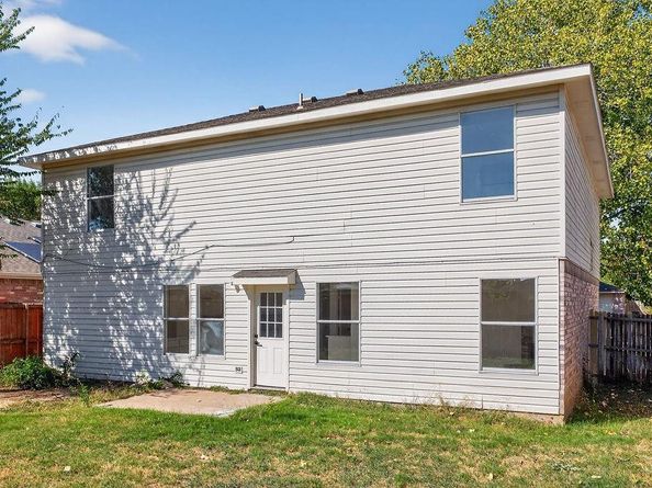 4241  Meadowknoll Drive , Fort Worth Texas 76123