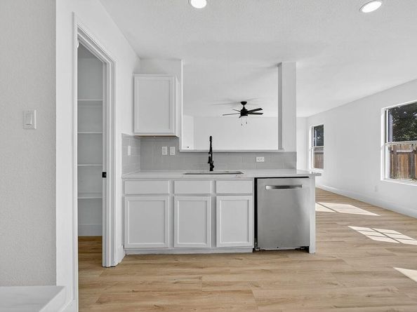 4241  Meadowknoll Drive , Fort Worth Texas 76123