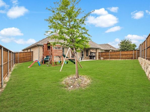 916  Monarch Lane , Celina Texas 75009