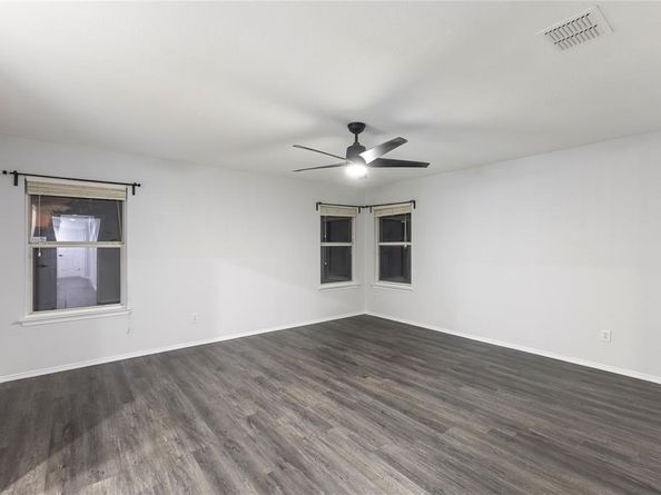 7018  Lake Jackson Drive , Arlington Texas 76002