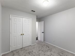 7018  Lake Jackson Drive , Arlington Texas 76002