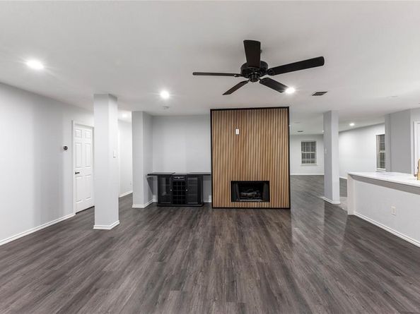 7018  Lake Jackson Drive , Arlington Texas 76002