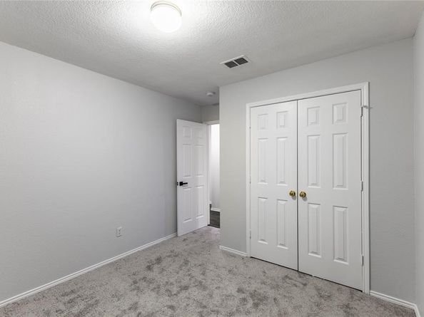 7018  Lake Jackson Drive , Arlington Texas 76002