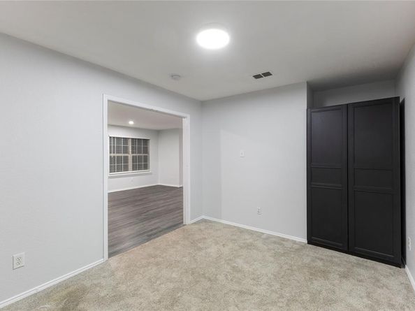 7018  Lake Jackson Drive , Arlington Texas 76002