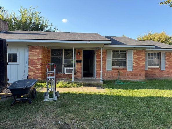 705  Donald Drive , Garland Texas 75041
