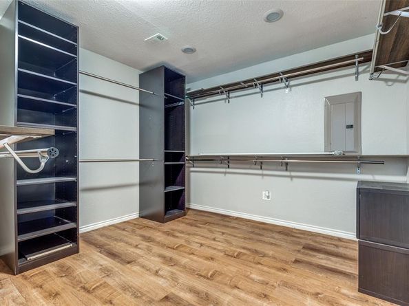 3719  Weeburn Drive , Dallas Texas 75229