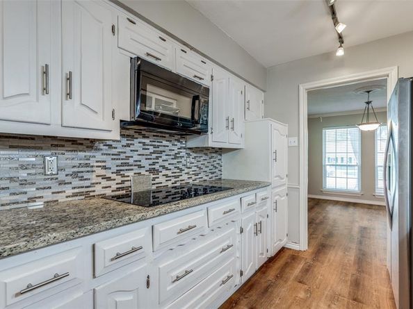 3719  Weeburn Drive , Dallas Texas 75229