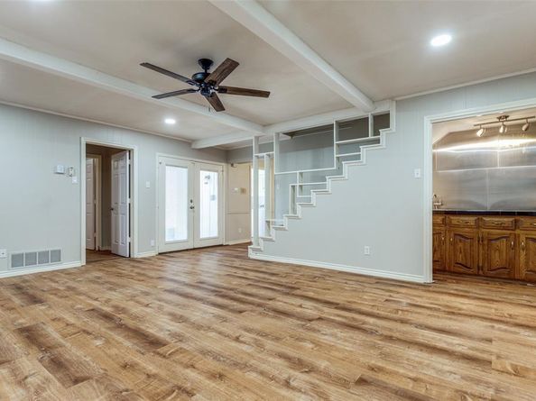 3719  Weeburn Drive , Dallas Texas 75229