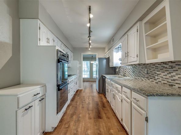 3719  Weeburn Drive , Dallas Texas 75229