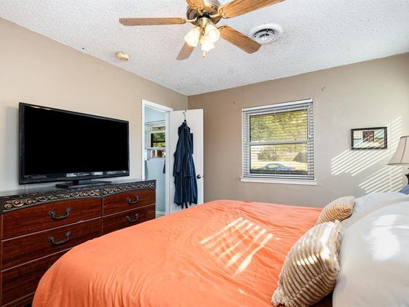 808  Ravenwood Drive , Arlington Texas 76013