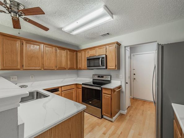 1707  Overlook Drive , Grapevine Texas 76051