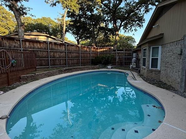 5512  Cactus Court , Arlington Texas 76017