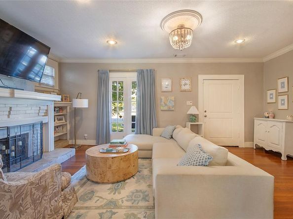 5828  Prospect Avenue , Dallas Texas 75206